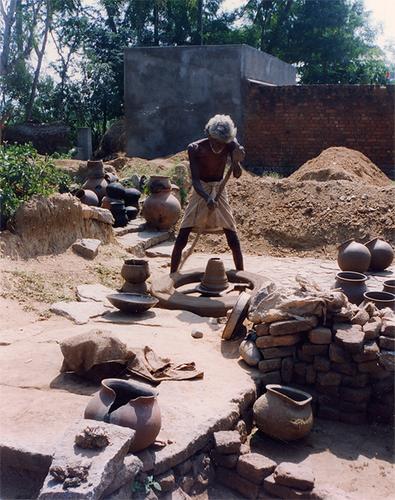  "Indian Potter" by Jodi Eveslage Benson &rsquo;95. Vellore, India (1995)
