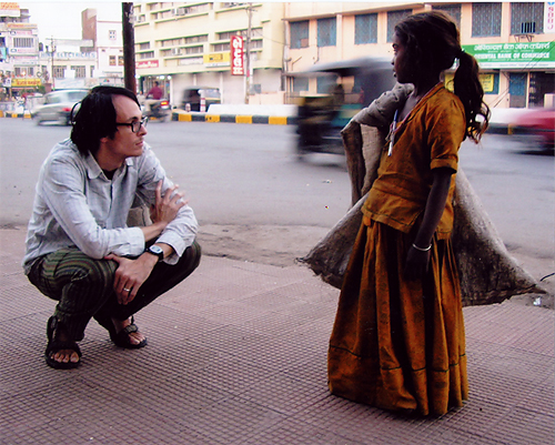  "A Shared Moment in Time" by Kallie Kachelmyer &rsquo;05. Social Justice, Peace, and Development: A Semester in India (November 2004)