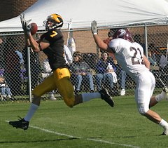 Kerry Zajicek hauls in a 26-yard touchdown catch.