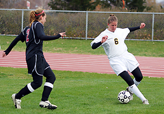 Amy Larson scored a goal and an assist in Saturday's win vs. Hamline.