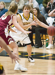 Jess Vadnais scored nine points and added game-highs with three assists and five steals.