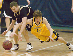 Trevor Wittwer dives for the ball.