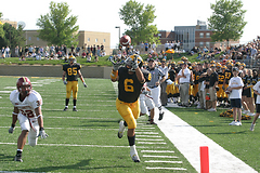 John Retka pulls down a 17-yard td strike from Jordan Stolp.