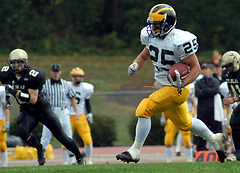 Mitch Anderson scampers for a first down. (photo courtesy D3sports.com)