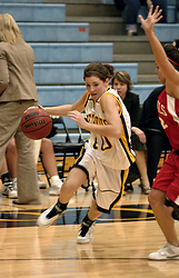 Elise Biewen drives to the hoop.