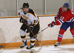 Patrick Dynan starts a break for the Gusties. (Brian Fowler photo)
