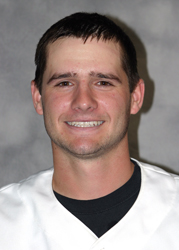 Nate Ruff drove in the winning run in the 7th inning as Gustavus claimed a 9-8 victory.