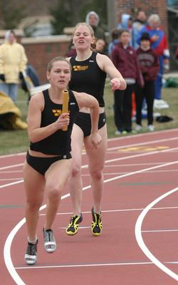 Blythe Bittman takes off in the 4x400-meter relay