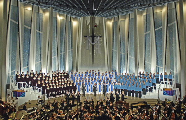 Gustavus Adolphus College’s 2005 Christmas in Christ Chapel service, “Ageless Visions of a Timeless Moment.”