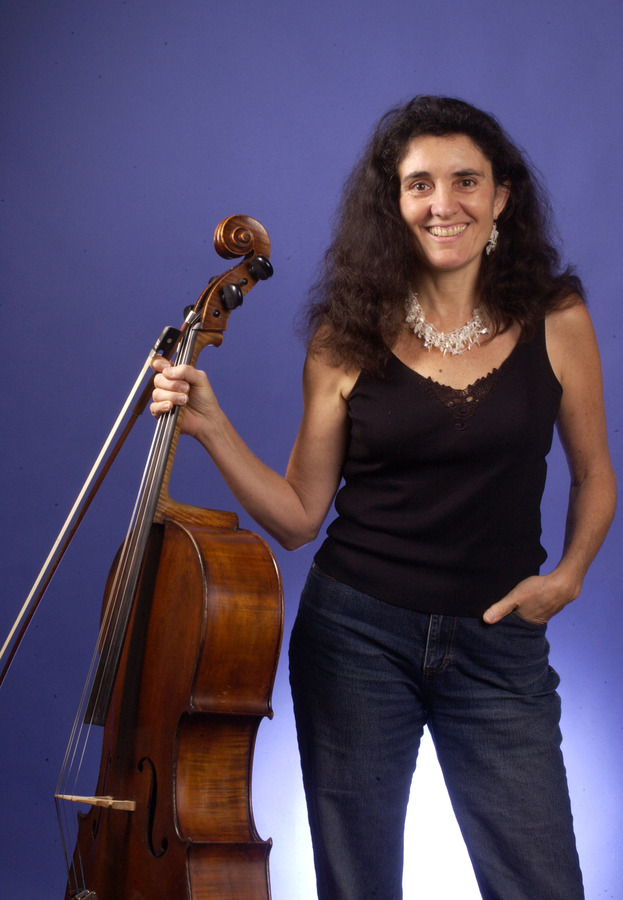 ‘Cellist Regina Mushabac