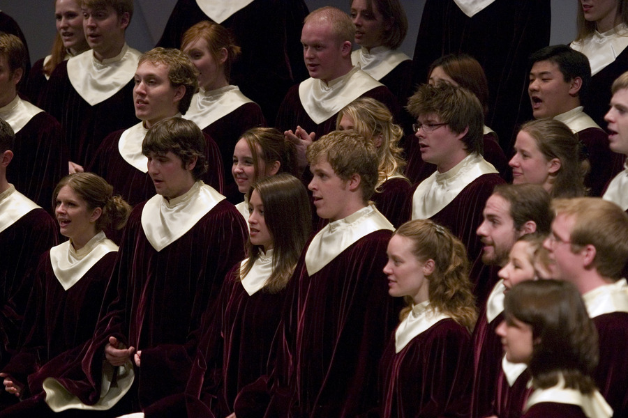 The Gustavus Choir sings during 2006 Gustavus Music Showcase.