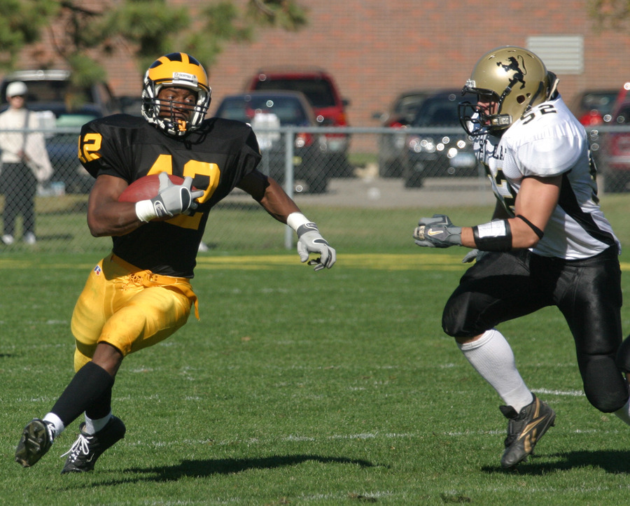 Sophomore Ray Wilson ran for 124 yards on 13 carries in last weekend’s 51-0 win at Macalester.