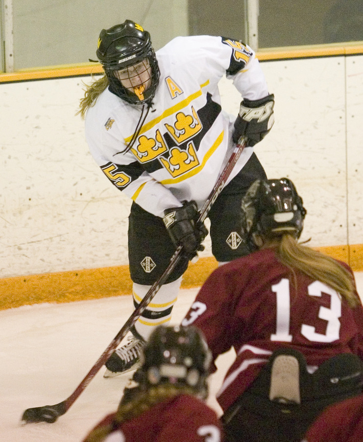 Dorer handles the puck against St. Mary’s in the 2007 MIAC Playoffs.