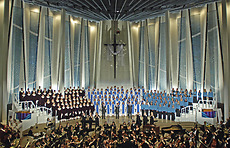 Students present Christmas in Christ Chapel. (Photo by Anders Bjorling)