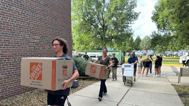 Gustavus Celebrates Move-In Day 2024