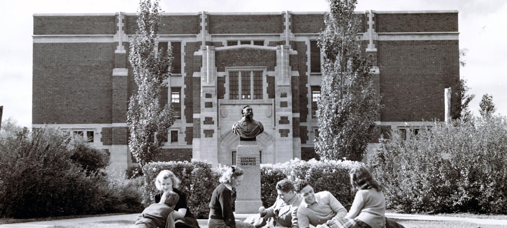 students from 1940s at Gustavus