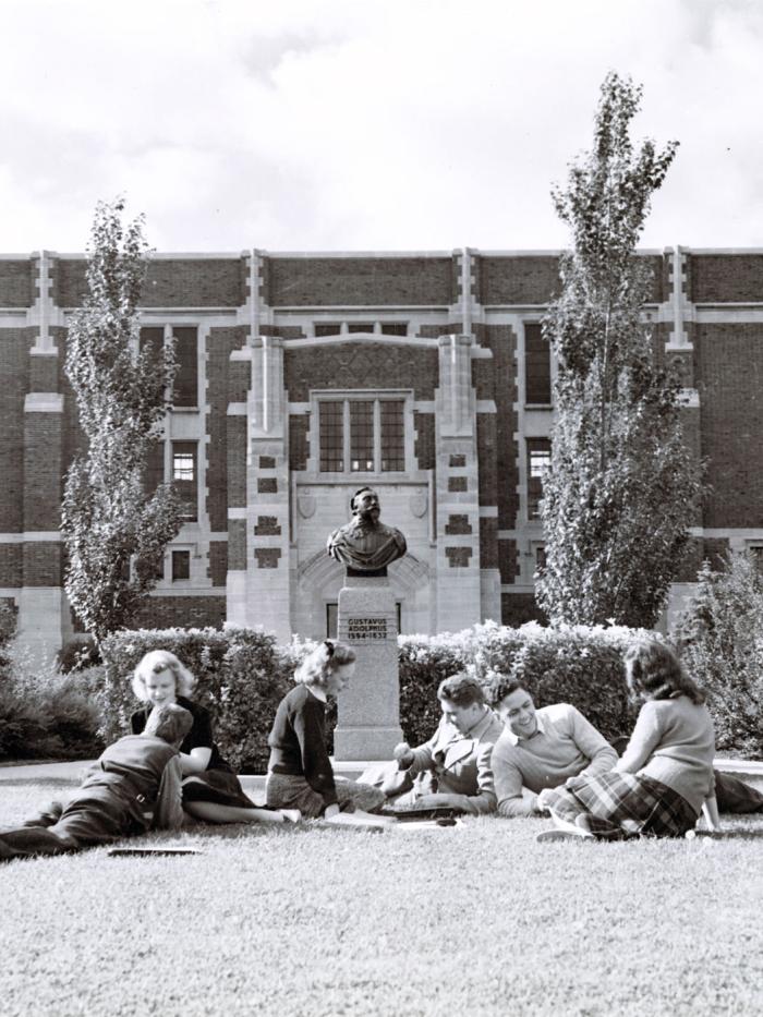 students from 1940s at Gustavus
